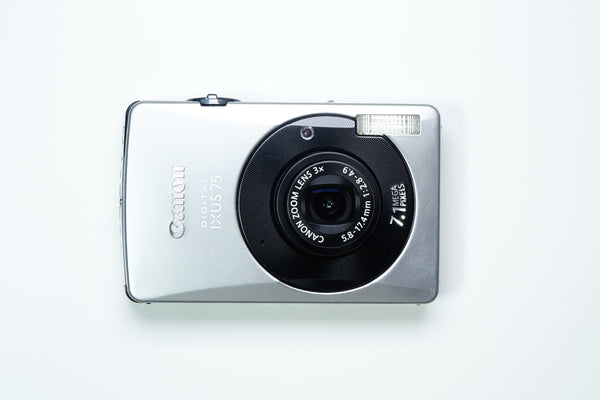 Canon DIGITAL IXUS 75 7.1MP Compatta + Custodia, SD 2GB - GARANZIA 12 MESI