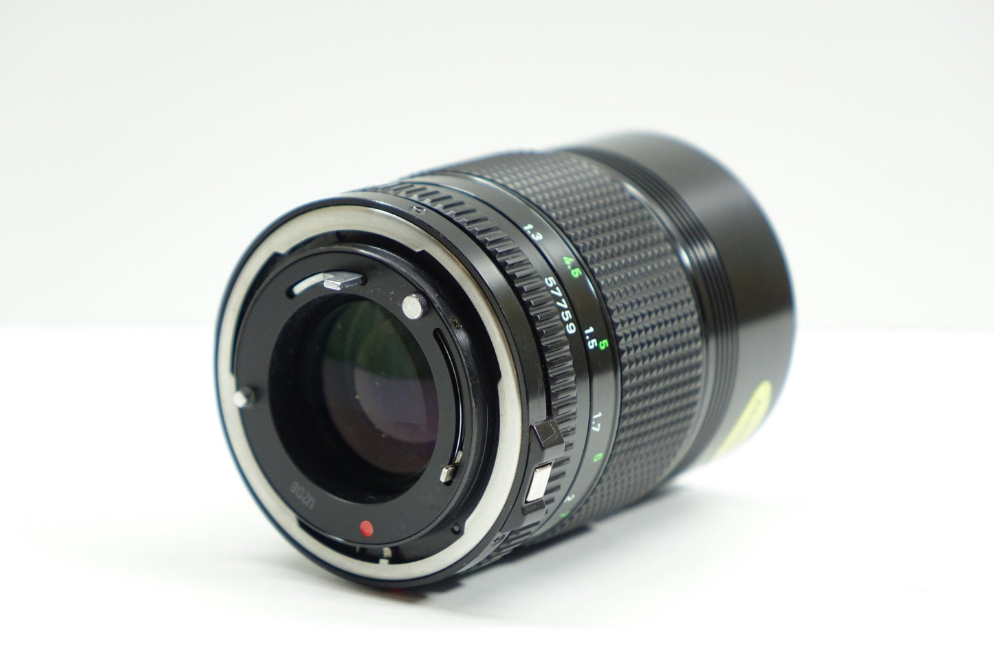 *FUNGUS* Canon NewFD 135mm F/2.8 Telephoto Fixed Lens + UV Filter -MADE IN JAPAN