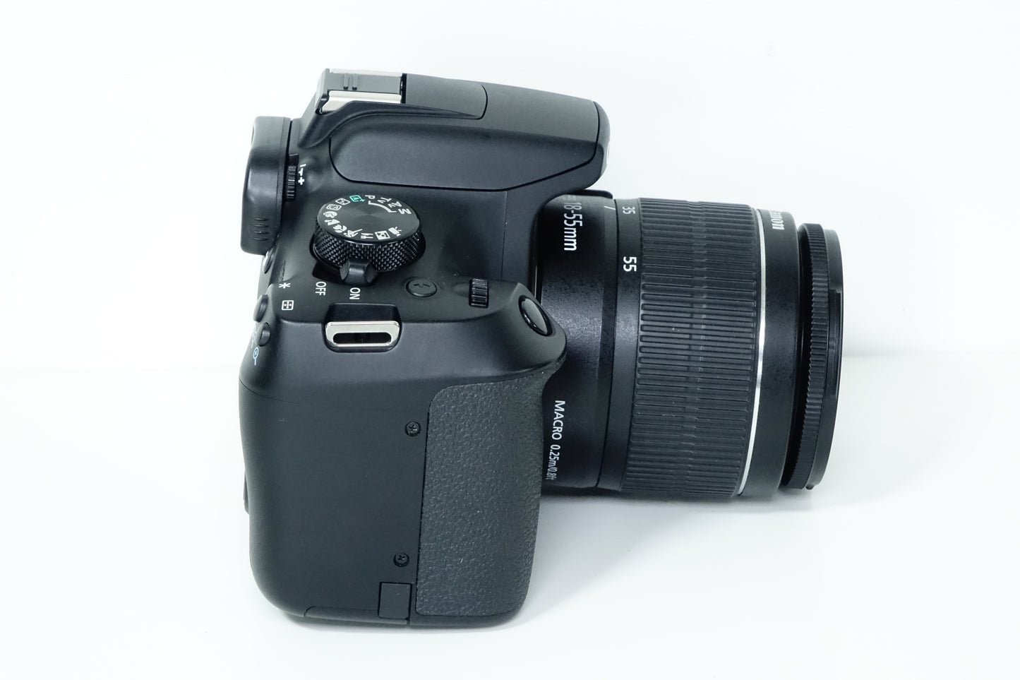 Canon EOS 1300D Reflex Obiettivo 18-55 III + ZAINO - Garanzia 12 mesi - 5607 SCATTI