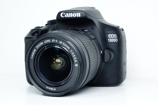 Canon EOS 1300D Reflex Obiettivo 18-55 III + ZAINO - Garanzia 12 mesi - 5607 SCATTI