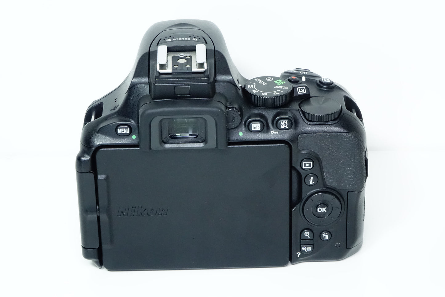 Nikon D5600 Reflex DSLR Corpo Body - 7098 SCATTI - Garanzia 12 mesi