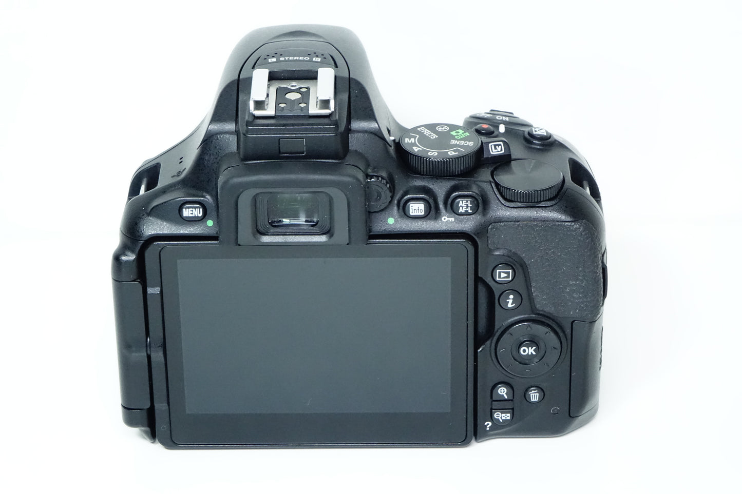 Nikon D5600 Reflex DSLR Corpo Body - 7098 SCATTI - Garanzia 12 mesi
