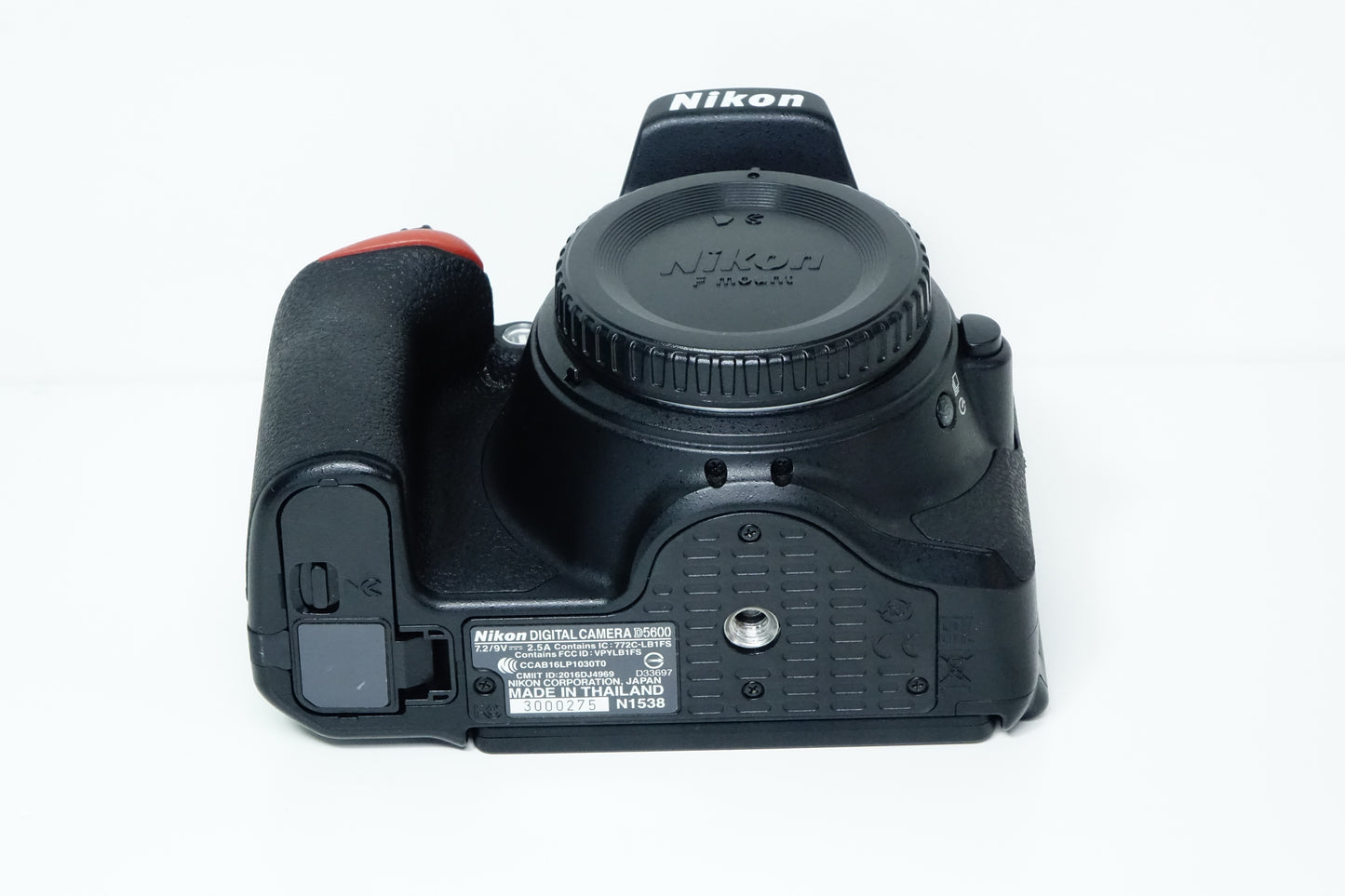 Nikon D5600 Reflex DSLR Corpo Body - 7098 SCATTI - Garanzia 12 mesi