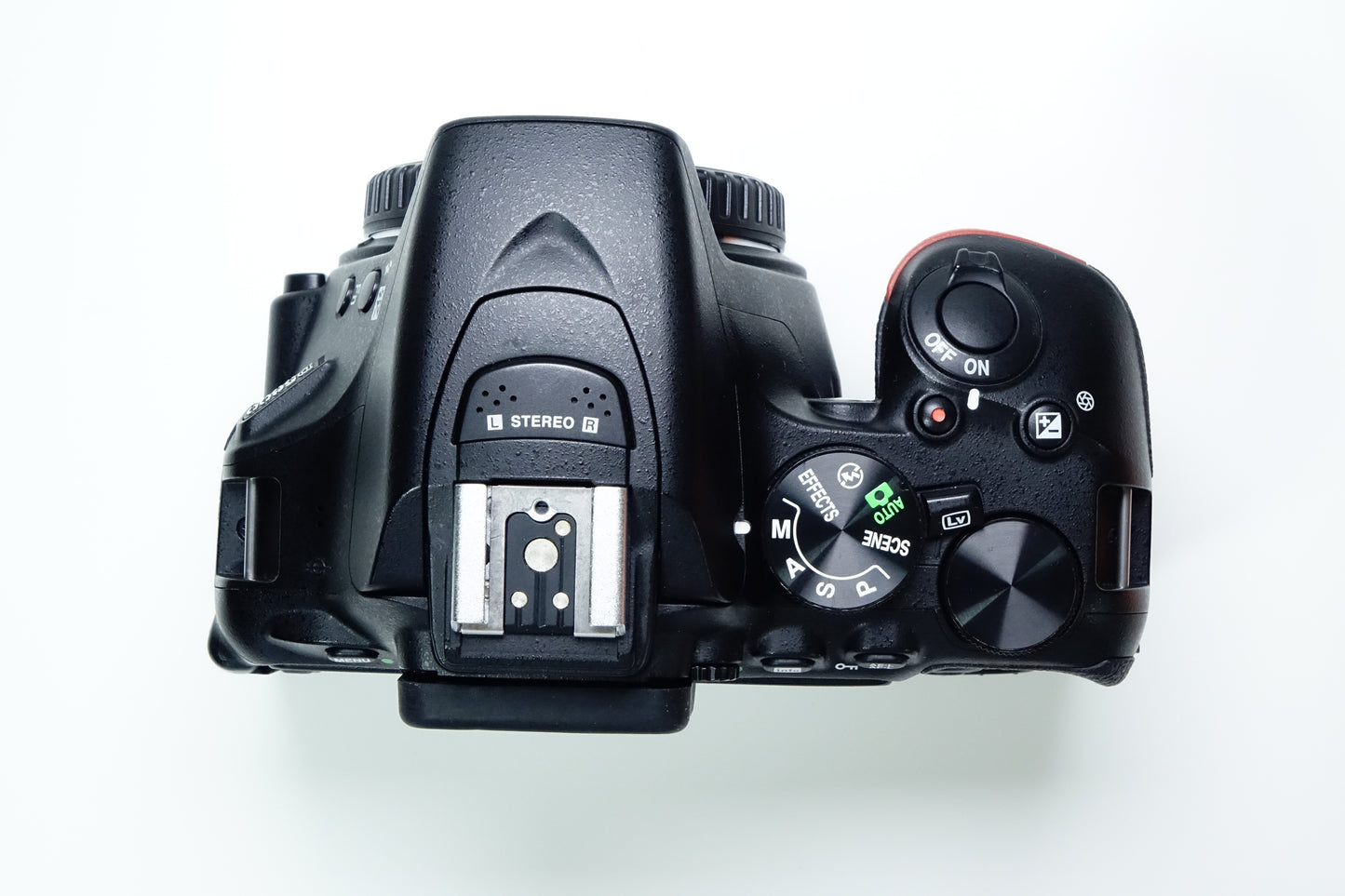 Nikon D5600 Reflex DSLR Corpo Body - 7098 SCATTI - Garanzia 12 mesi