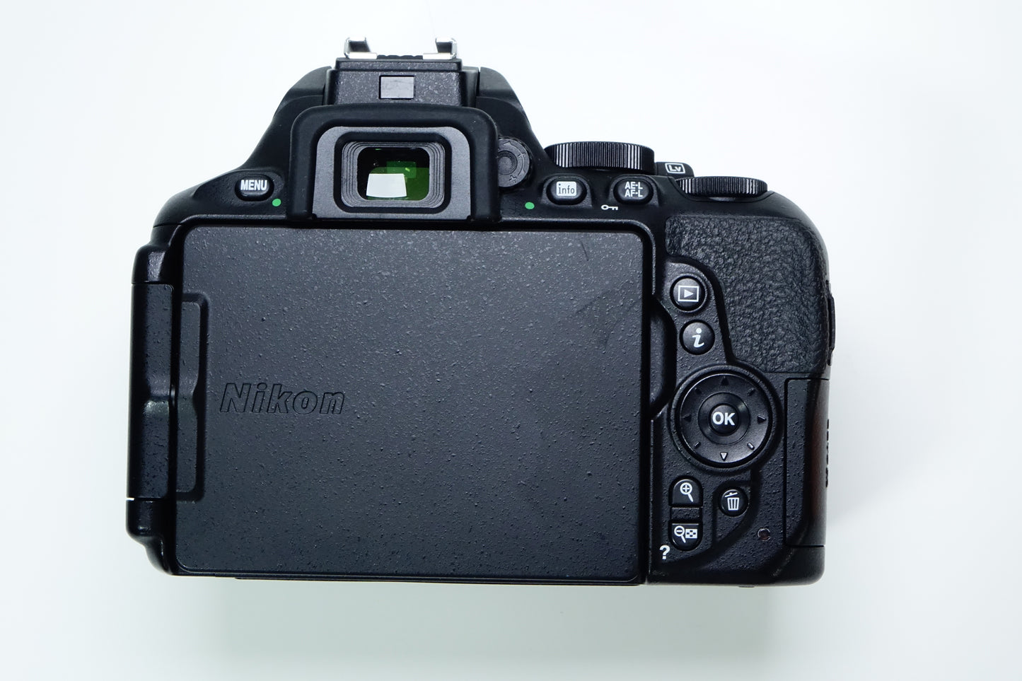 Nikon D5600 Reflex DSLR Corpo Body - 7098 SCATTI - Garanzia 12 mesi