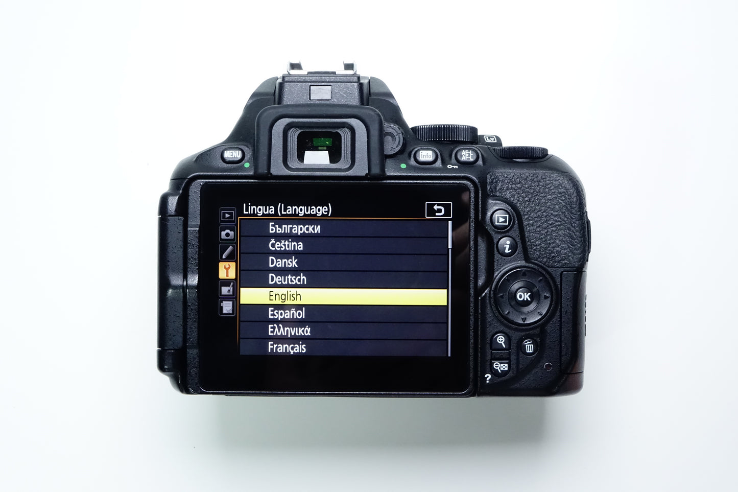 Nikon D5600 Reflex DSLR Corpo Body - 7098 SCATTI - Garanzia 12 mesi