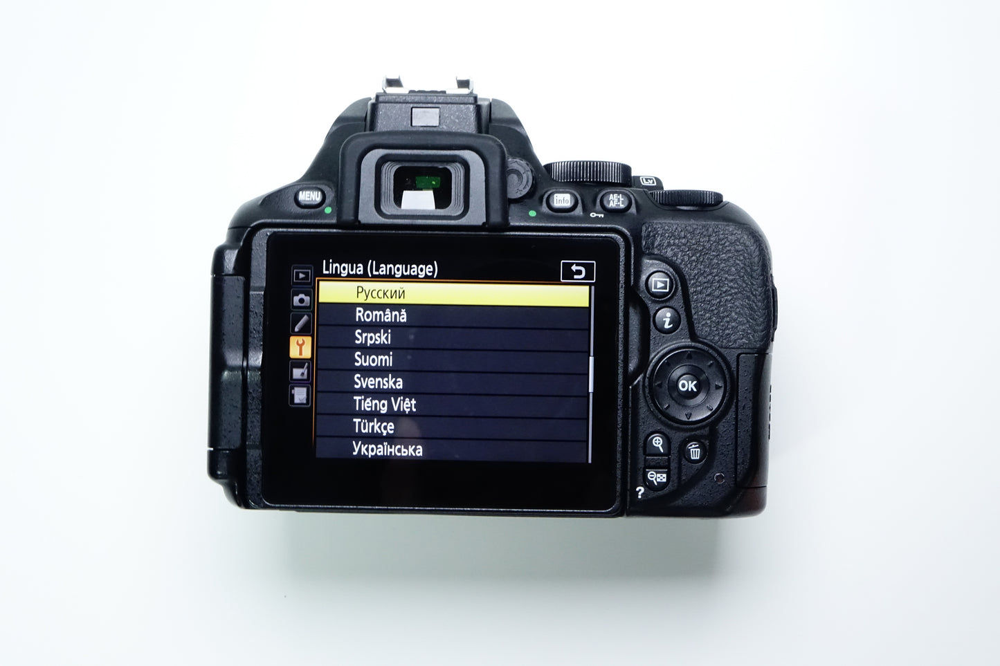 Nikon D5600 Reflex DSLR Corpo Body - 7098 SCATTI - Garanzia 12 mesi