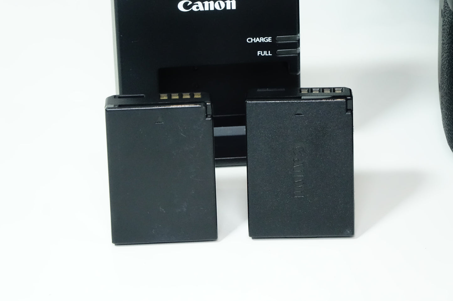 Canon EOS 1300D Obiettivo 18-55mm III + BORSA, 2 BATTERIE, SD - GARANZIA 12 MESI