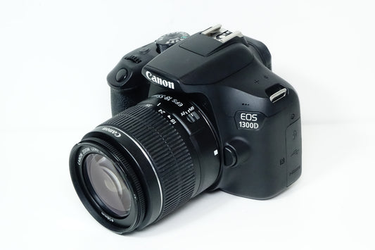 Canon EOS 1300D Obiettivo 18-55mm III + BORSA, 2 BATTERIE, SD - GARANZIA 12 MESI