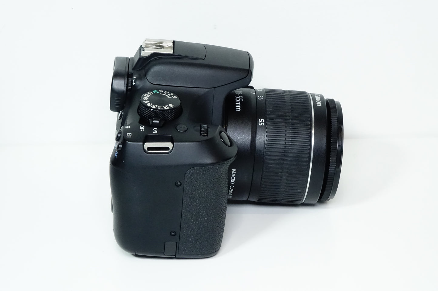 Canon EOS 1300D Obiettivo 18-55mm III + BORSA, 2 BATTERIE, SD - GARANZIA 12 MESI