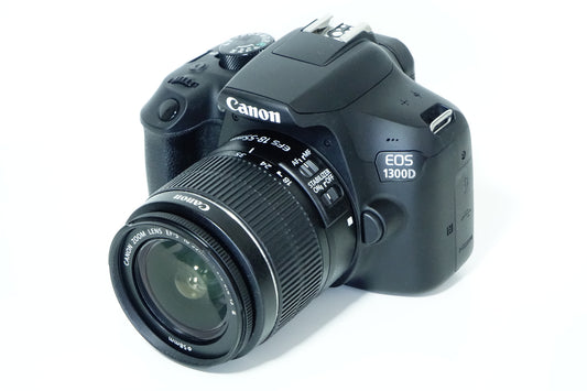Canon EOS 1300D Obiettivo 18-55mm IS II Zaino, SD 32GB - 2544 SCATTI Garanzia 12 mesi
