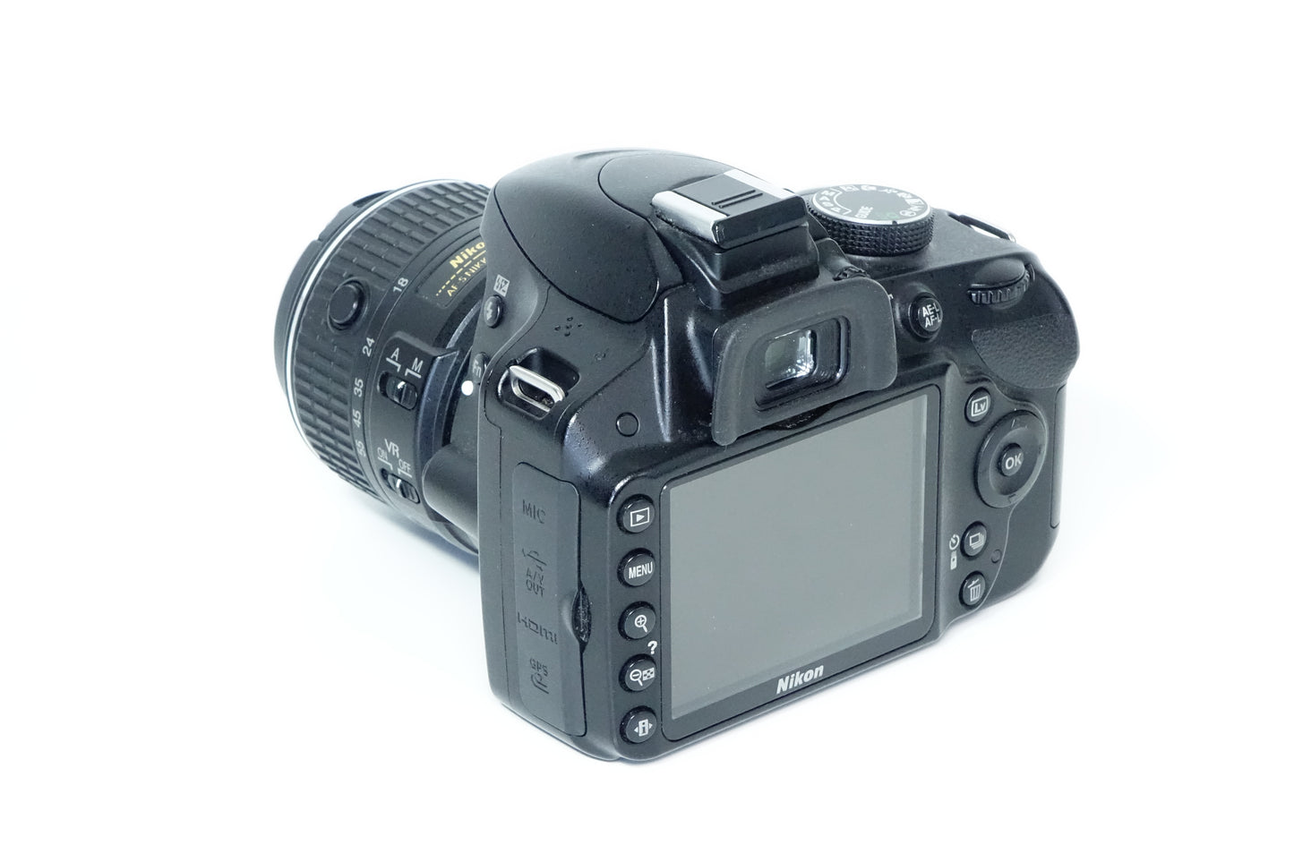 Nikon D3200 Obiettivo Nikkor 18-55mm G VR II + BORSA, Treppiedi - Garanzia 12 mesi