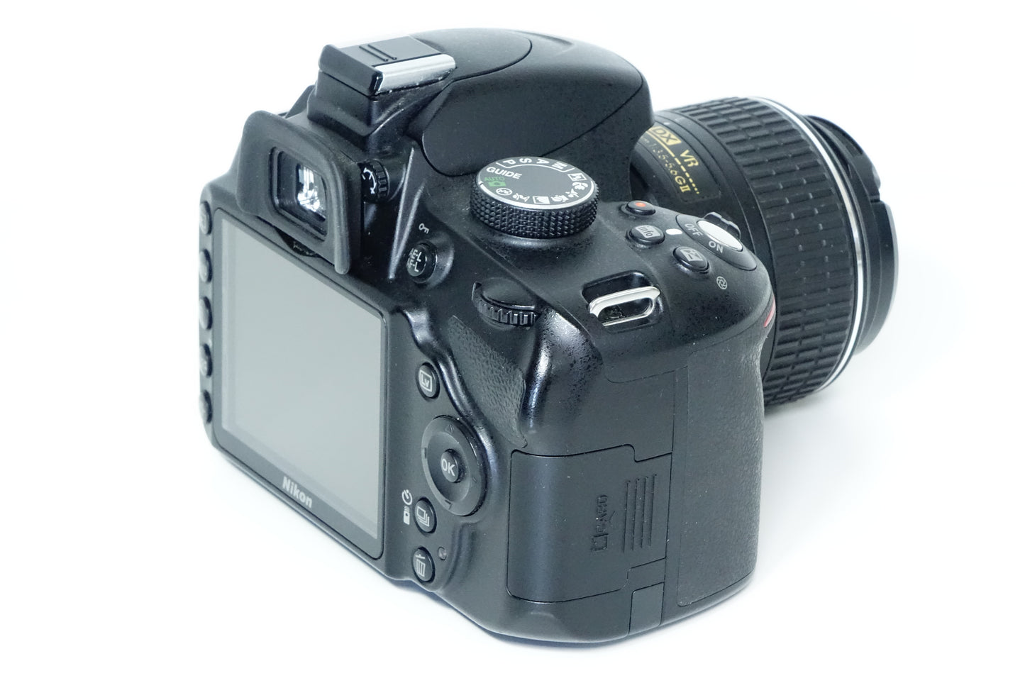 Nikon D3200 Obiettivo Nikkor 18-55mm G VR II + BORSA, Treppiedi - Garanzia 12 mesi