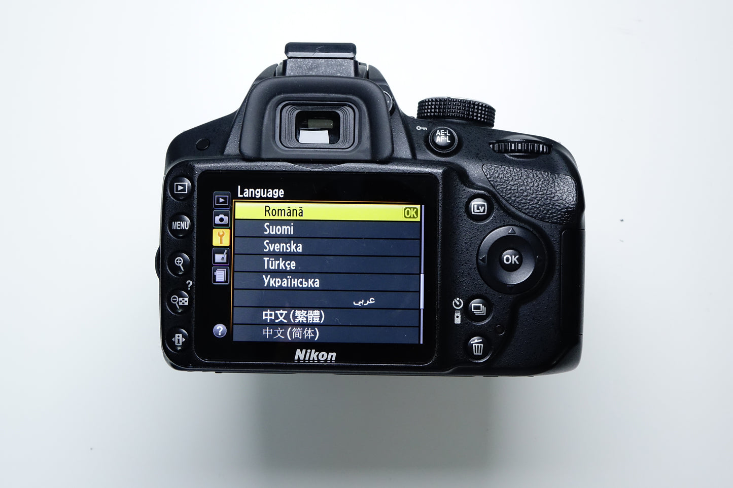 Nikon D3200 Obiettivo Nikkor 18-55mm G VR II + BORSA, Treppiedi - Garanzia 12 mesi