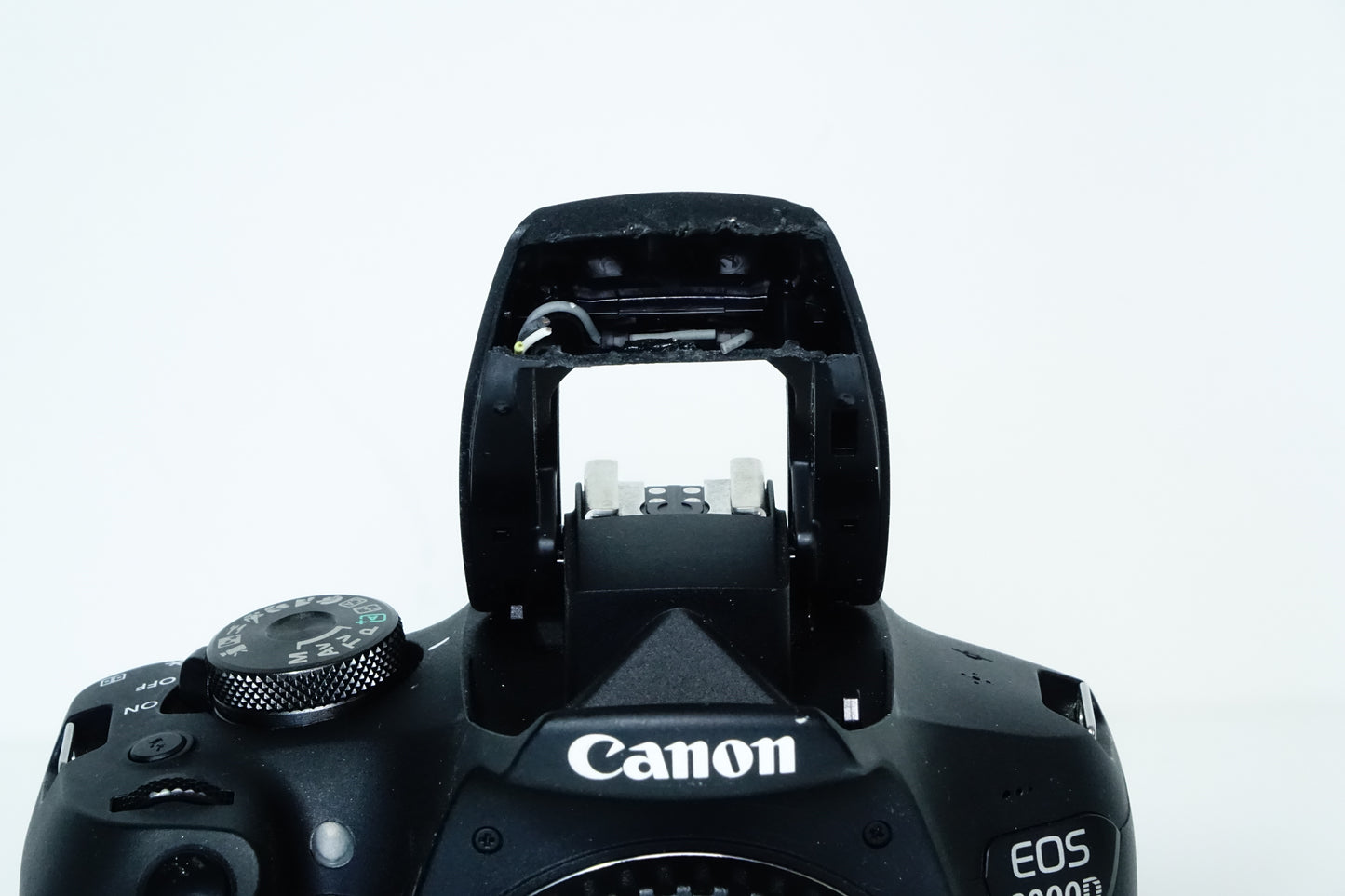 *FLASH NON PRESENTE* Canon EOS 2000D Solo Corpo - GARANZIA 12 MESI