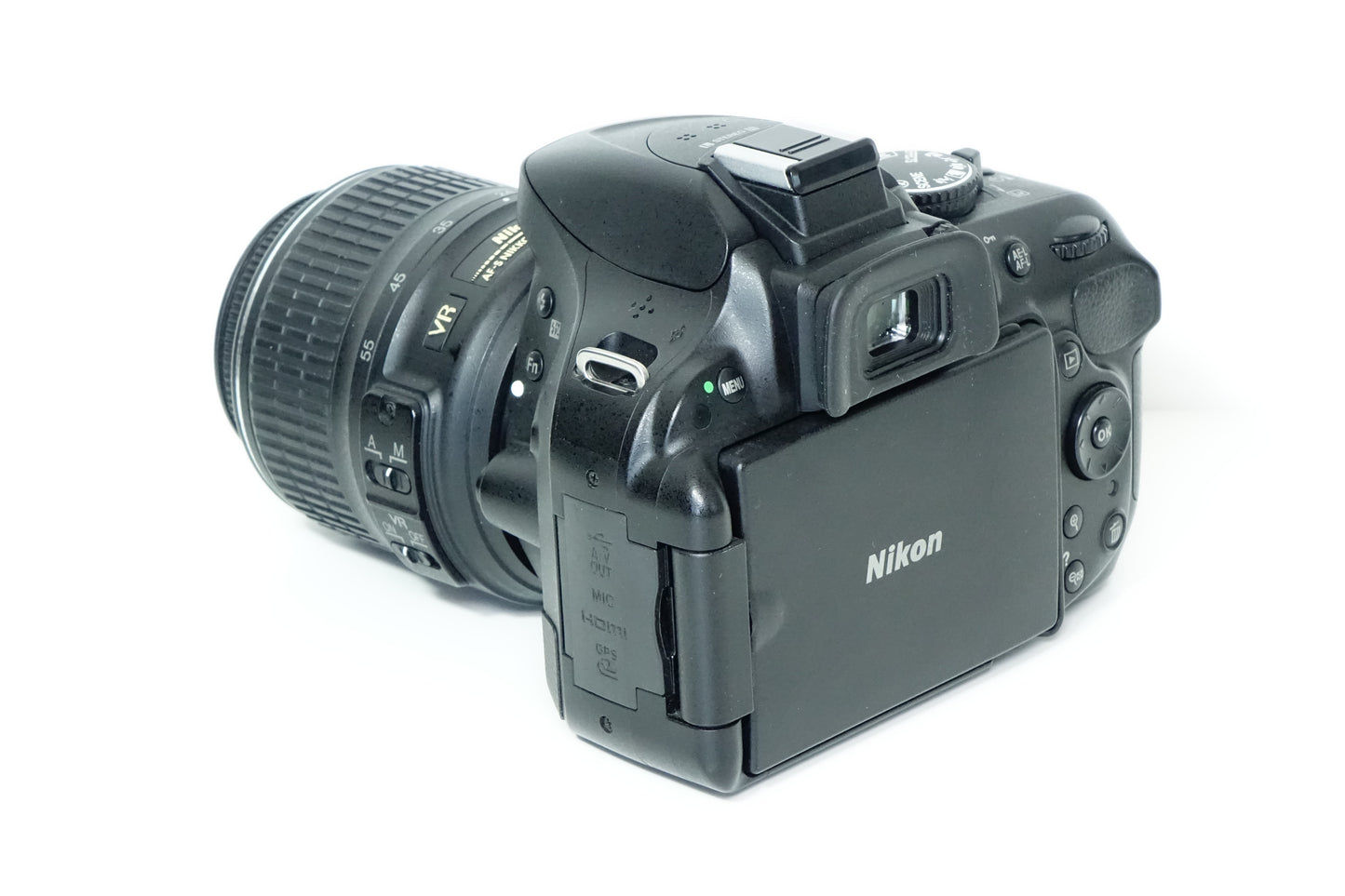 Nikon D5200 Obiettivo 18-55mm G VR + BORSA - 18285 SCATTI - Garanzia 12 mesi