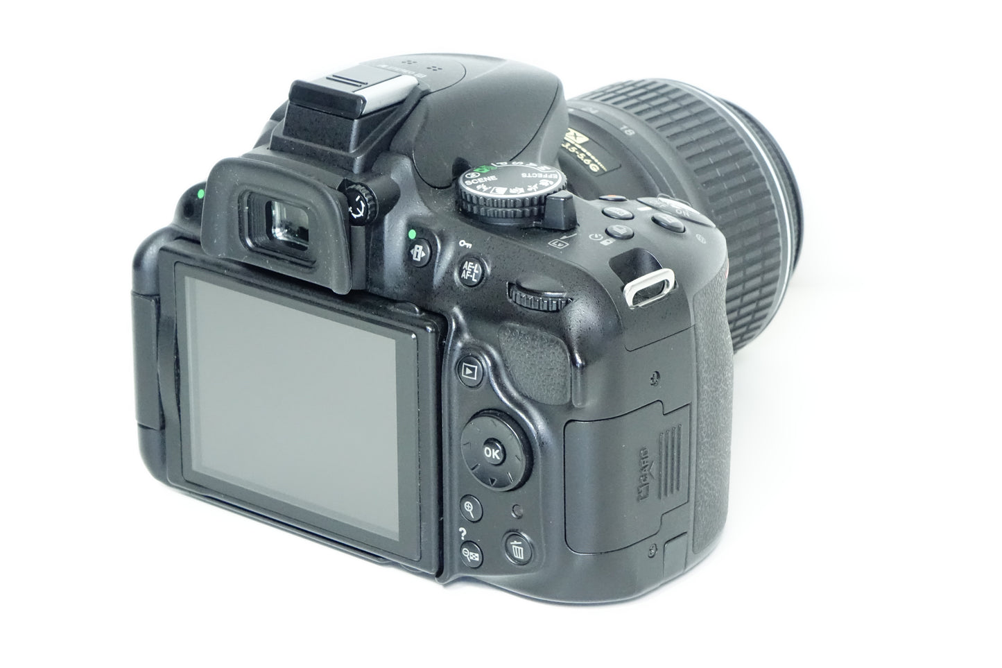 Nikon D5200 Obiettivo 18-55mm G VR + BORSA - 18285 SCATTI - Garanzia 12 mesi