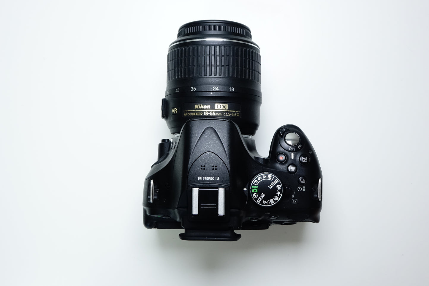 Nikon D5200 Obiettivo 18-55mm G VR + BORSA - 18285 SCATTI - Garanzia 12 mesi