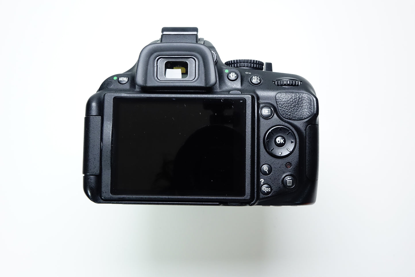 Nikon D5200 Obiettivo 18-55mm G VR + BORSA - 18285 SCATTI - Garanzia 12 mesi