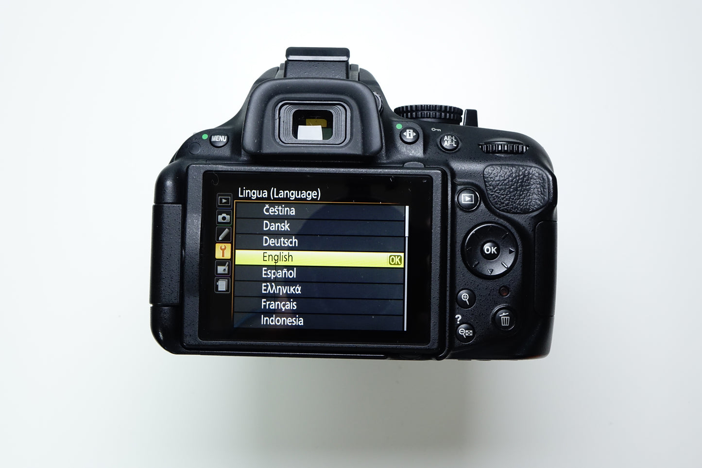 Nikon D5200 Obiettivo 18-55mm G VR + BORSA - 18285 SCATTI - Garanzia 12 mesi