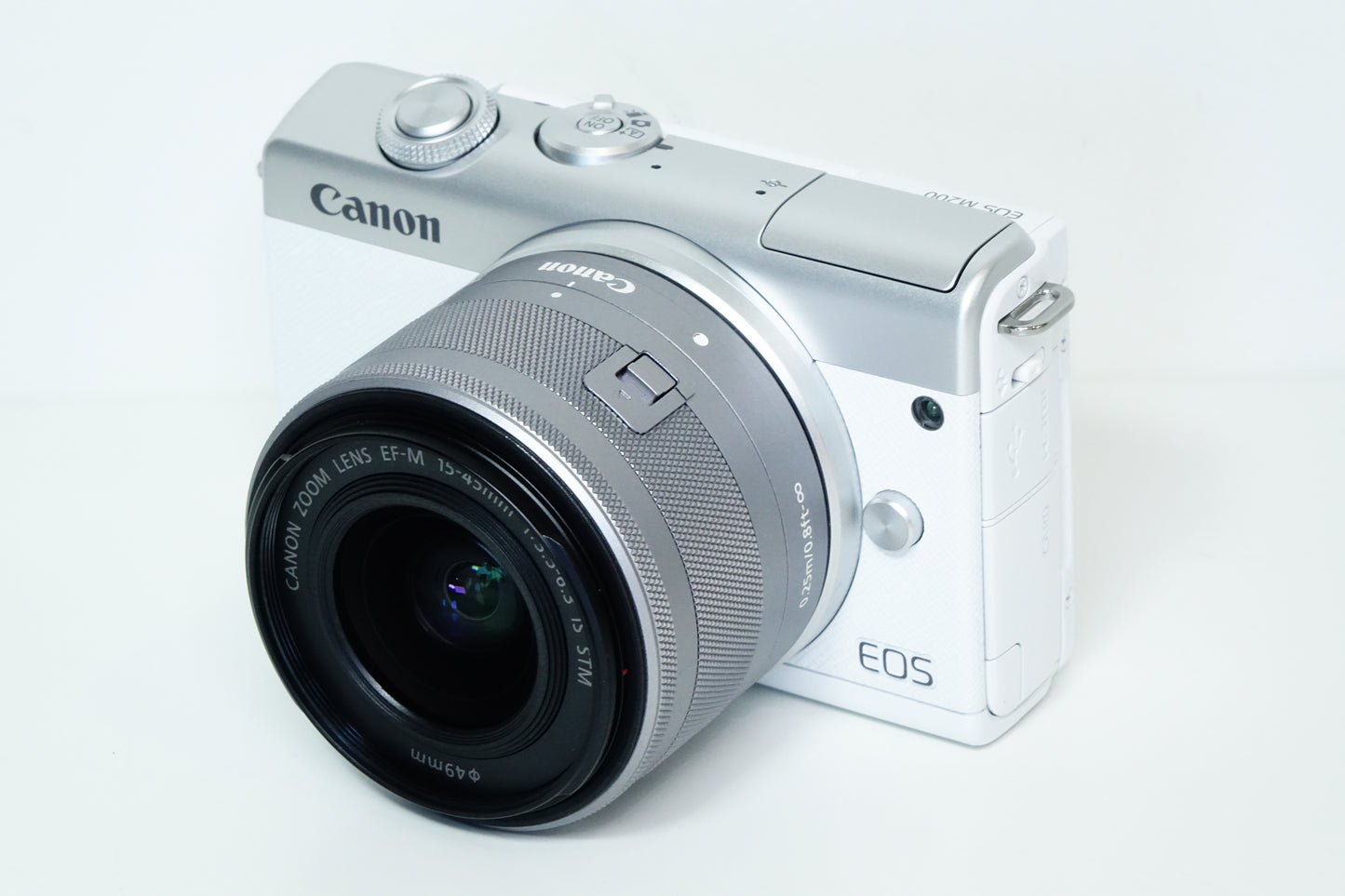Canon EOS M200 Bianca Obiettivo 15-45mm STM + Custodia - Garanzia 12 mesi