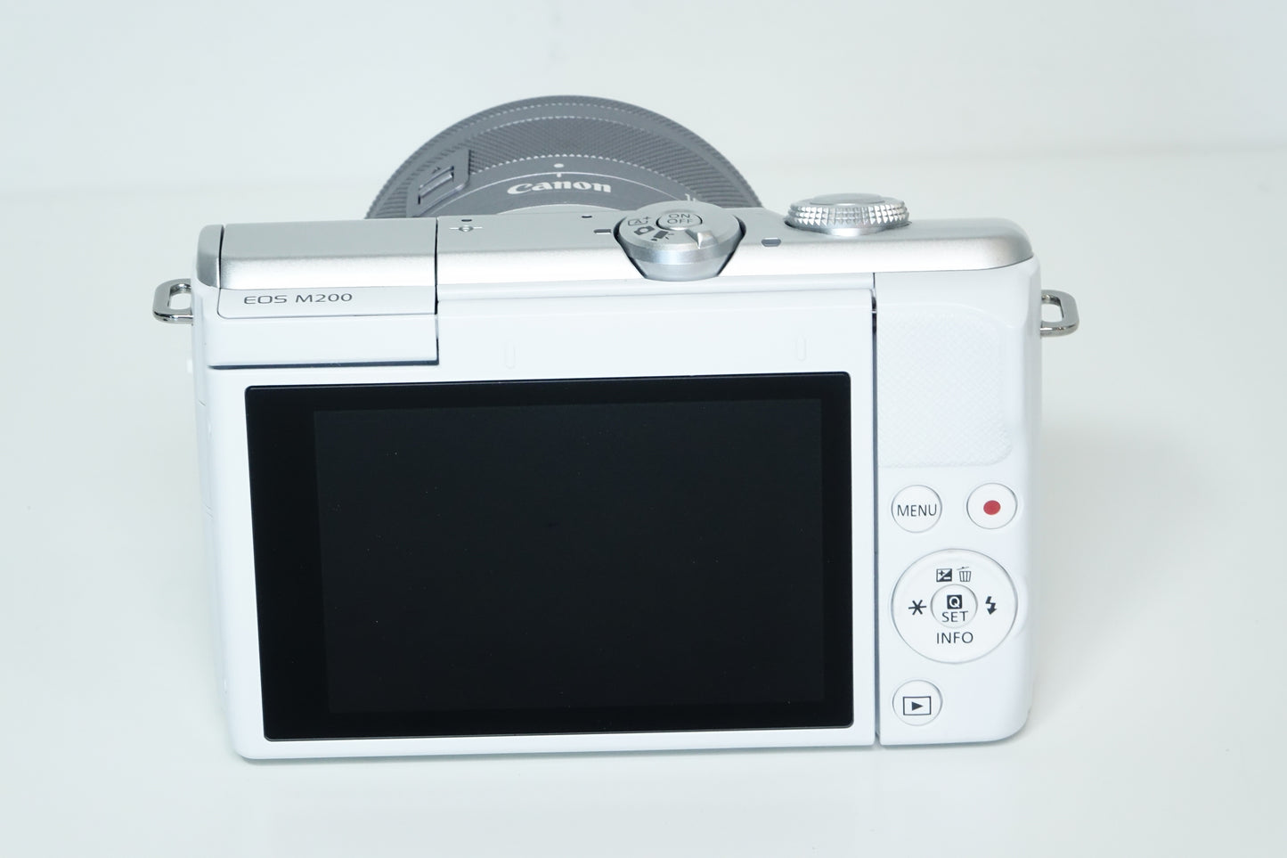Canon EOS M200 Bianca Obiettivo 15-45mm STM + Custodia - Garanzia 12 mesi