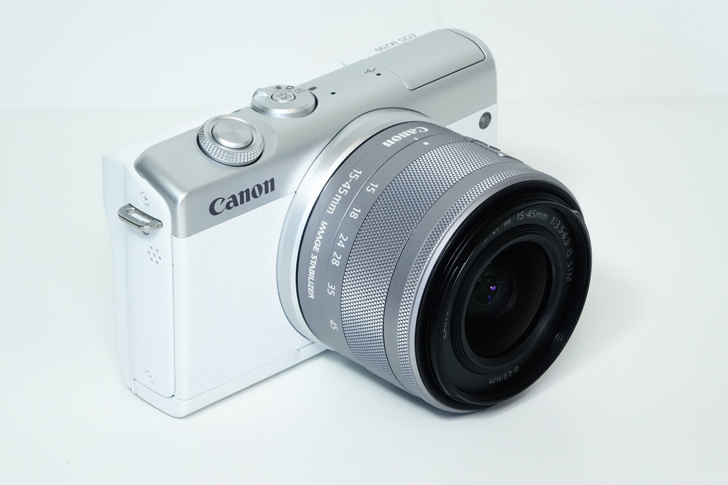 Canon EOS M200 Bianca Obiettivo 15-45mm STM + Custodia - Garanzia 12 mesi