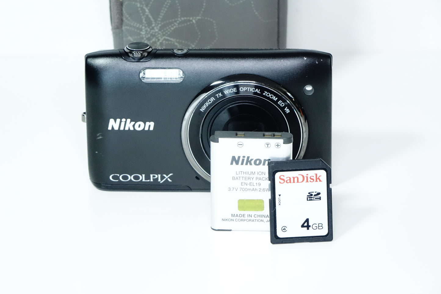 Nikon S3500 Compatta CCD Nera + SD 4GB, Custodia - GARANZIA 12 MESI