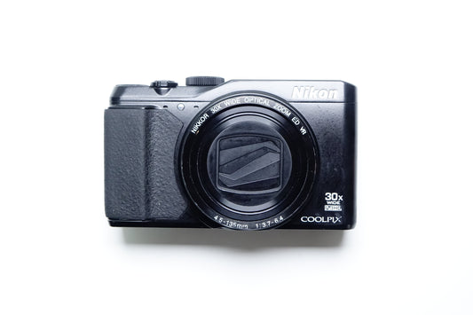 Nikon Coolpix S9900 16MP Fotocamera Compatta Zoom 30X Nera - Garanzia 12 mesi
