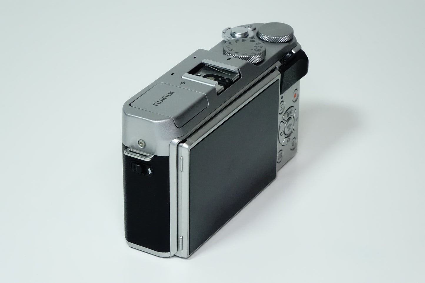 Fujifilm X-A3 XA3 Fotocamera Mirrorless Argento 24,2MP - GARANZIA 12 MESI