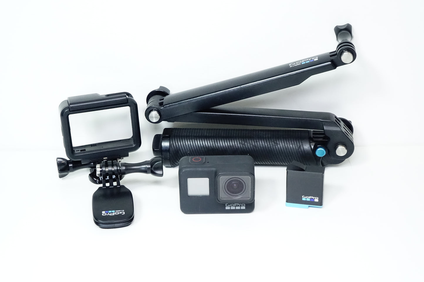 GoPro HERO7 Black Action Cam + GoPro 3-Way + Case - GARANZIA 12 MESI