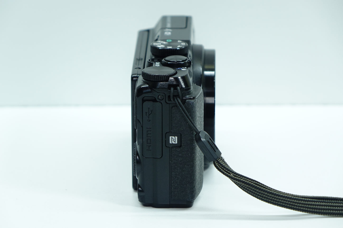 Nikon Coolpix S9900 16MP Fotocamera Compatta Zoom 30X Nera - Garanzia 12 mesi
