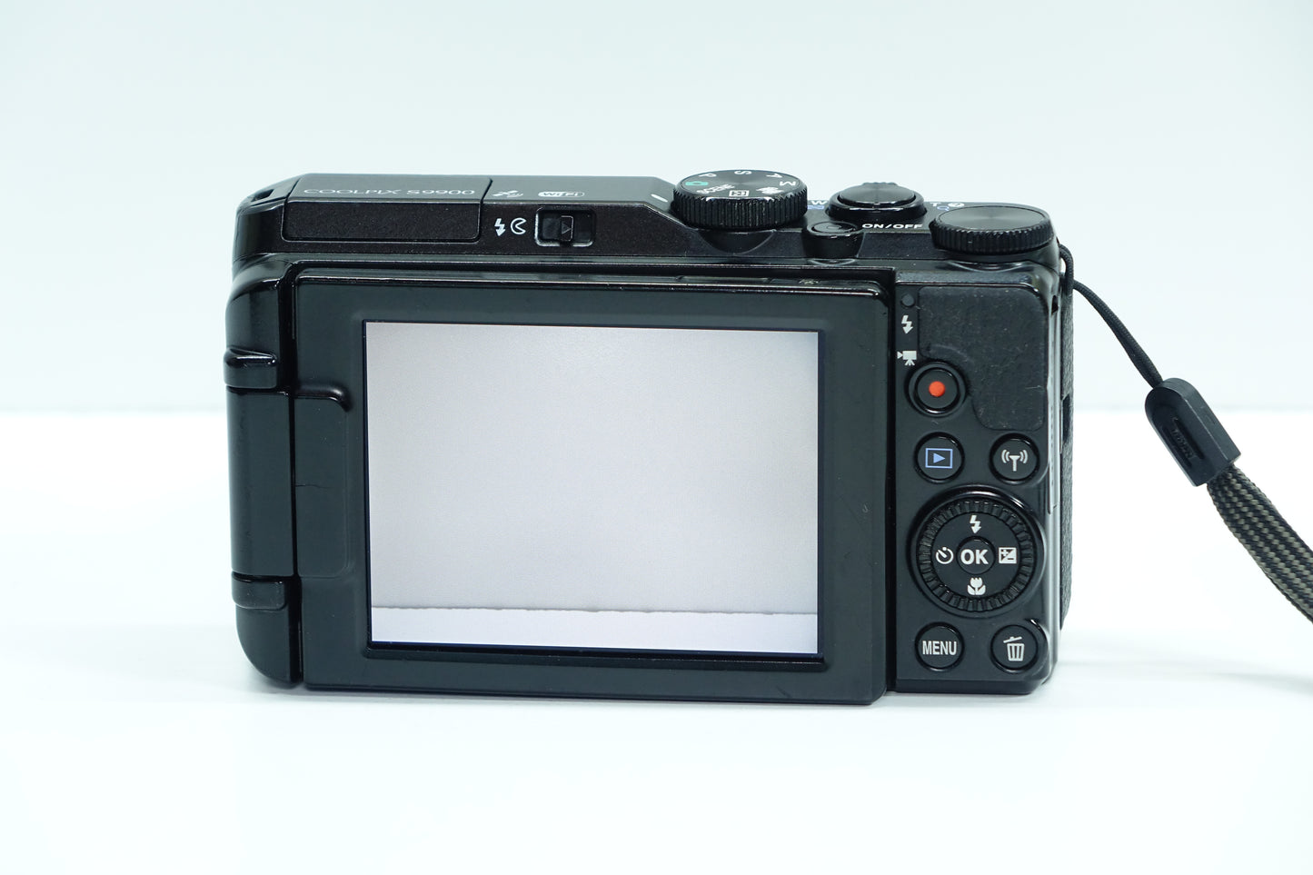 Nikon Coolpix S9900 16MP Fotocamera Compatta Zoom 30X Nera - Garanzia 12 mesi
