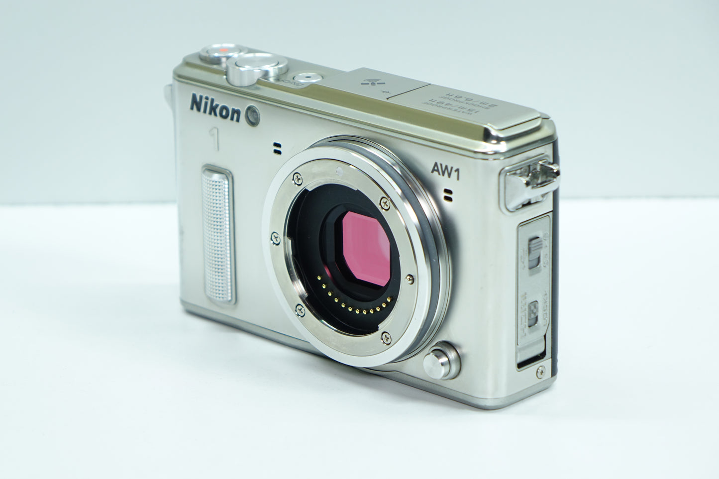 Nikon 1 AW1 Silver 14.2MP Mirrorless Waterproof Body + Borsa + SD 4GB - Garanzia 12 mesi