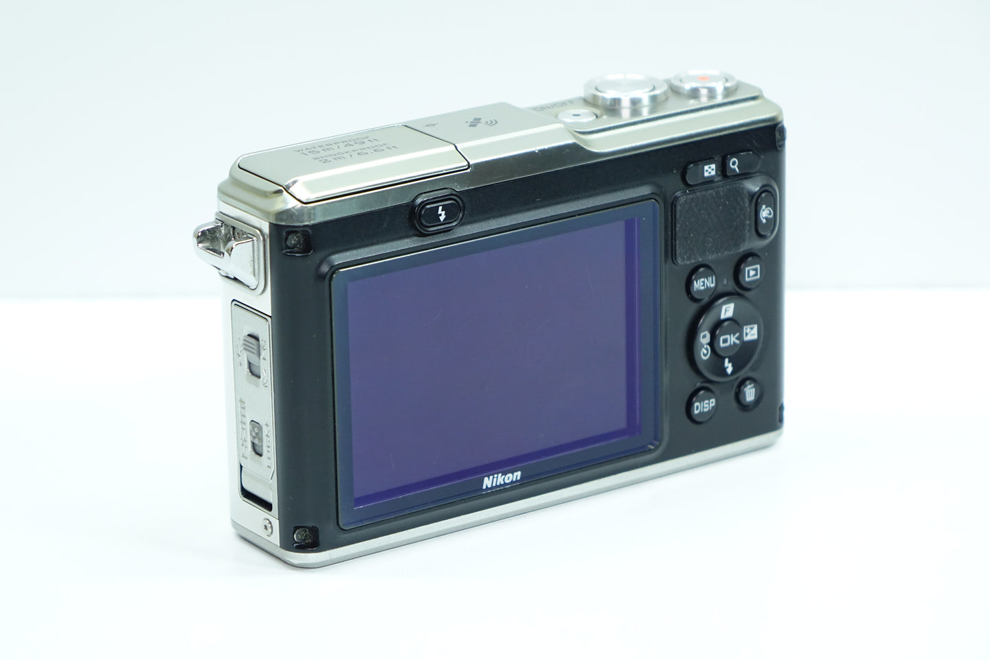 Nikon 1 AW1 Silver 14.2MP Mirrorless Waterproof Body + Borsa + SD 4GB - Garanzia 12 mesi