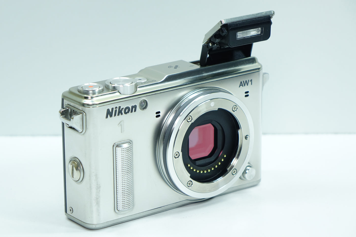 Nikon 1 AW1 Silver 14.2MP Mirrorless Waterproof Body + Borsa + SD 4GB - Garanzia 12 mesi
