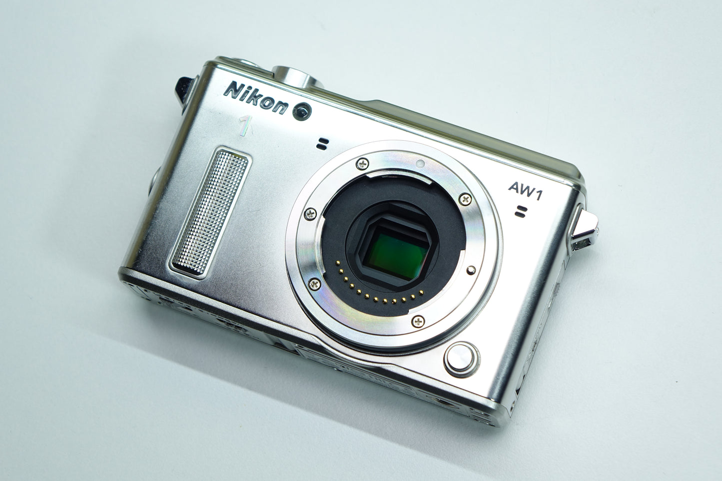 Nikon 1 AW1 Silver 14.2MP Mirrorless Waterproof Body + Borsa + SD 4GB - Garanzia 12 mesi