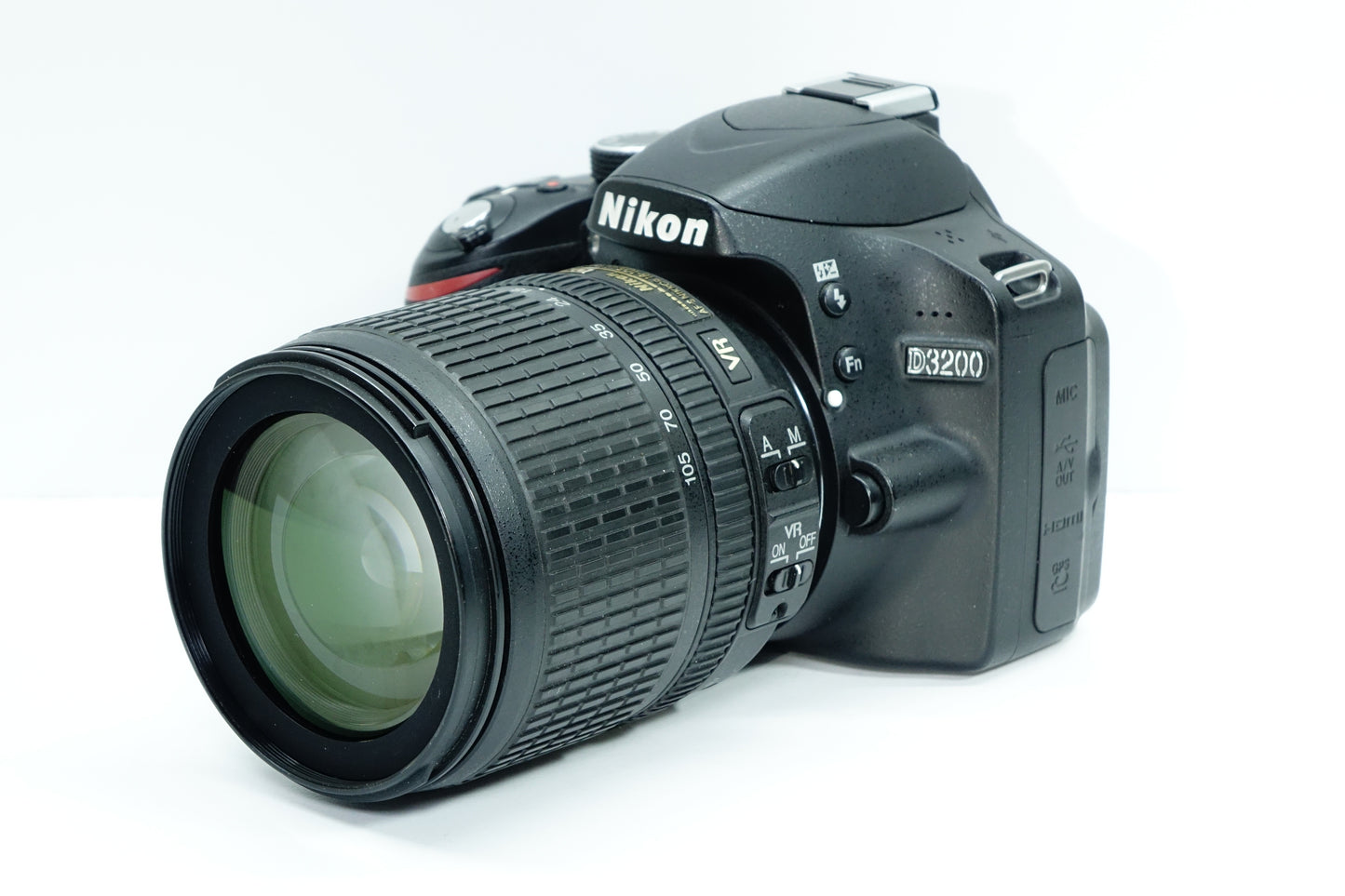 Nikon D3200 Obiettivo Nikkor DX 18-105mm G VR BORSA 5492 SCATTI - Garanzia 12 mesi