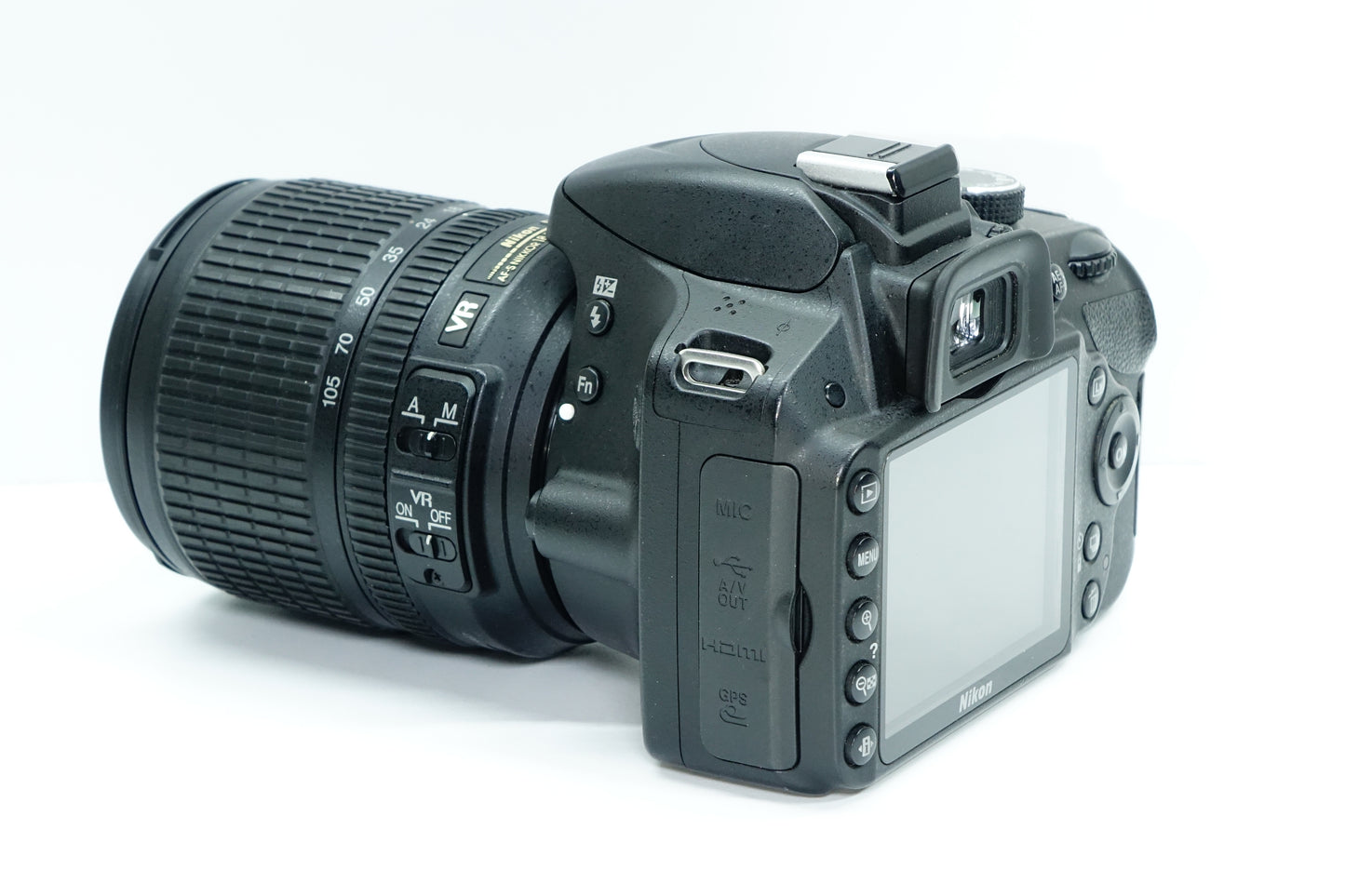 Nikon D3200 Obiettivo Nikkor DX 18-105mm G VR BORSA 5492 SCATTI - Garanzia 12 mesi