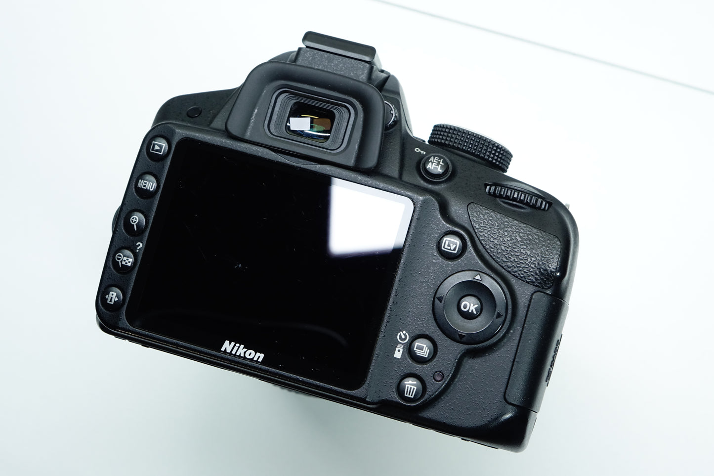 Nikon D3200 Obiettivo Nikkor DX 18-105mm G VR BORSA 5492 SCATTI - Garanzia 12 mesi