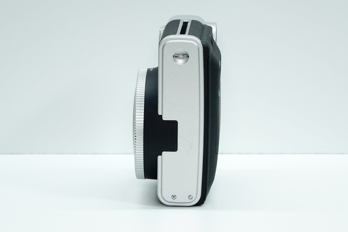 FUJIFILM Instax Mini 90 Neo Classic Nera/Argento Istantanea + Custodia - Garanzia 12 mesi