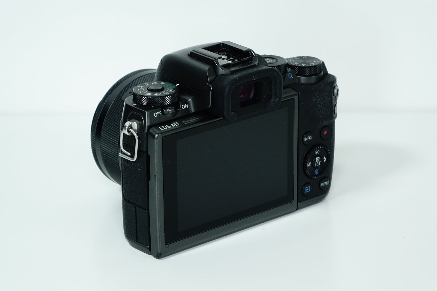 Canon EOS M5 24,2MP + Obiettivo EF-M 15-45mm IS STM + Borsa - Garanzia 12 mesi