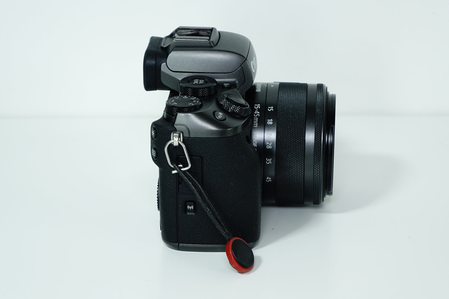 Canon EOS M5 24,2MP + Obiettivo EF-M 15-45mm IS STM + Borsa - Garanzia 12 mesi