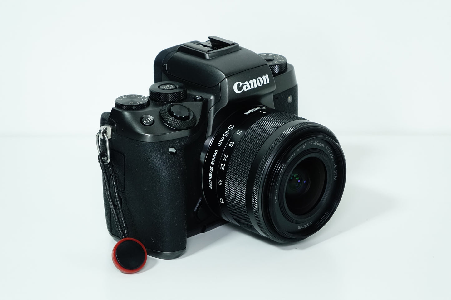 Canon EOS M5 24,2MP + Obiettivo EF-M 15-45mm IS STM + Borsa - Garanzia 12 mesi