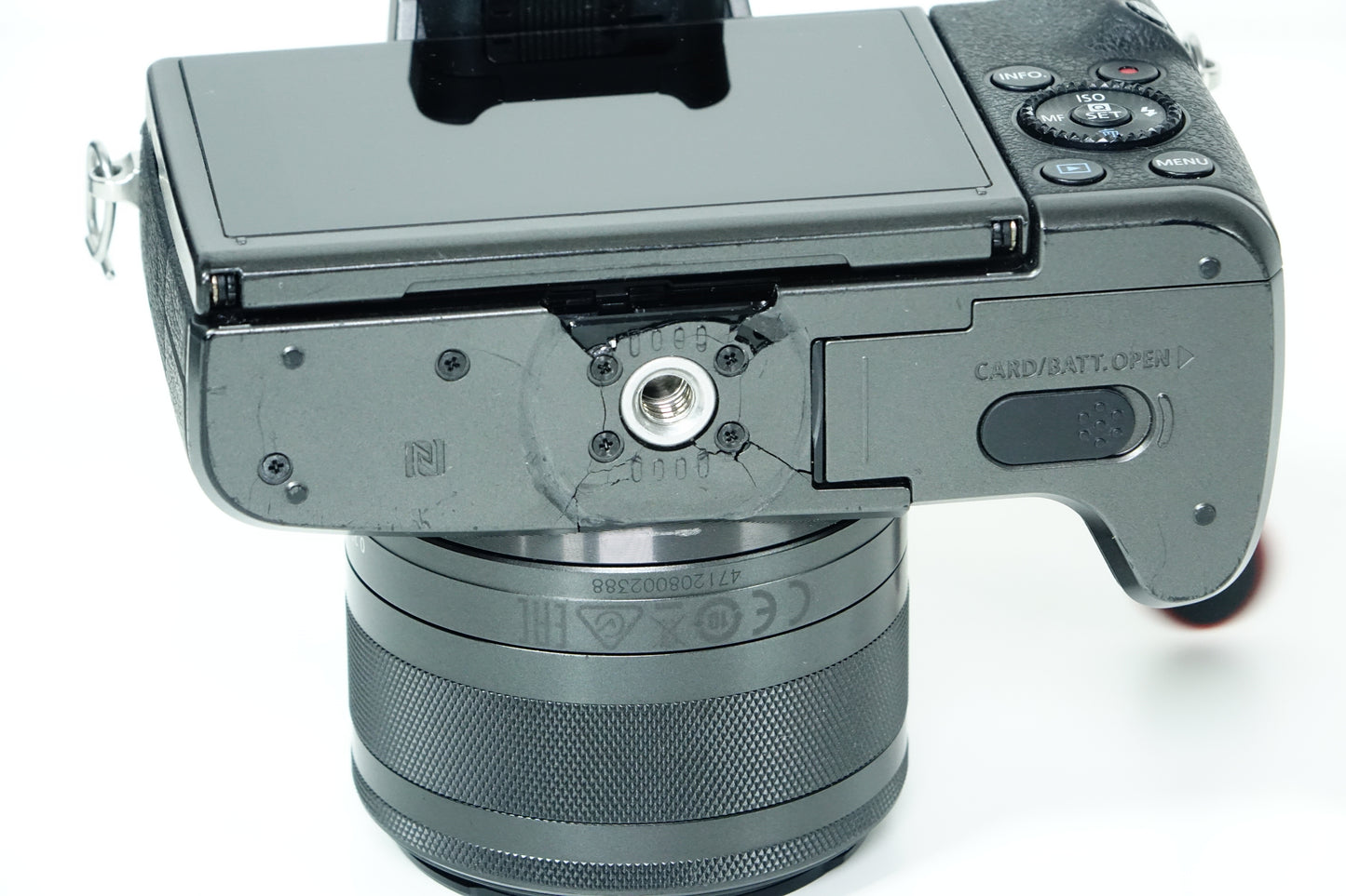 Canon EOS M5 24,2MP + Obiettivo EF-M 15-45mm IS STM + Borsa - Garanzia 12 mesi
