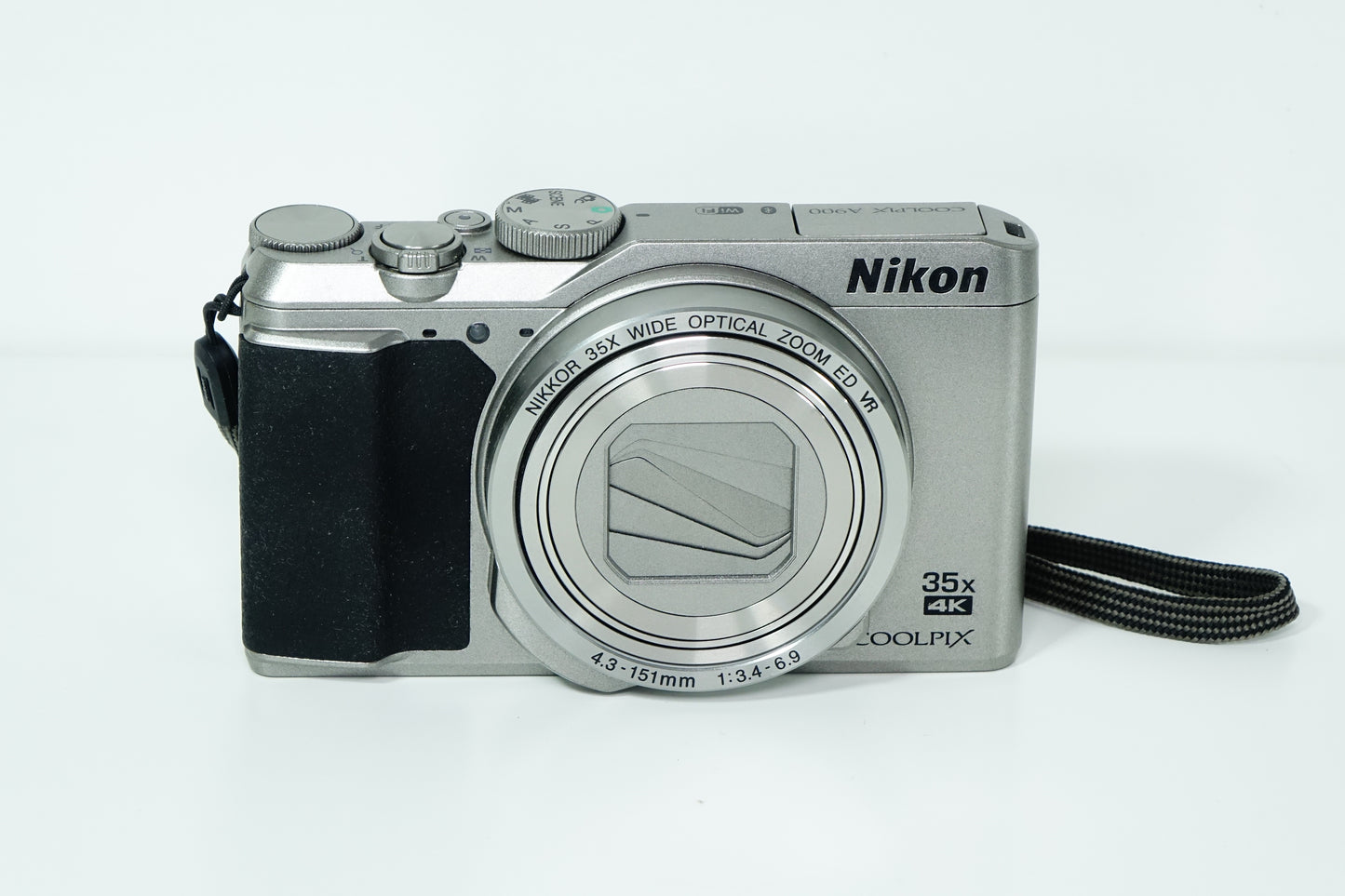 NIKON Coolpix A900 Silver Fotocamera Compatta 20MP 4K ZOOM 35X - Garanzia 12 mesi