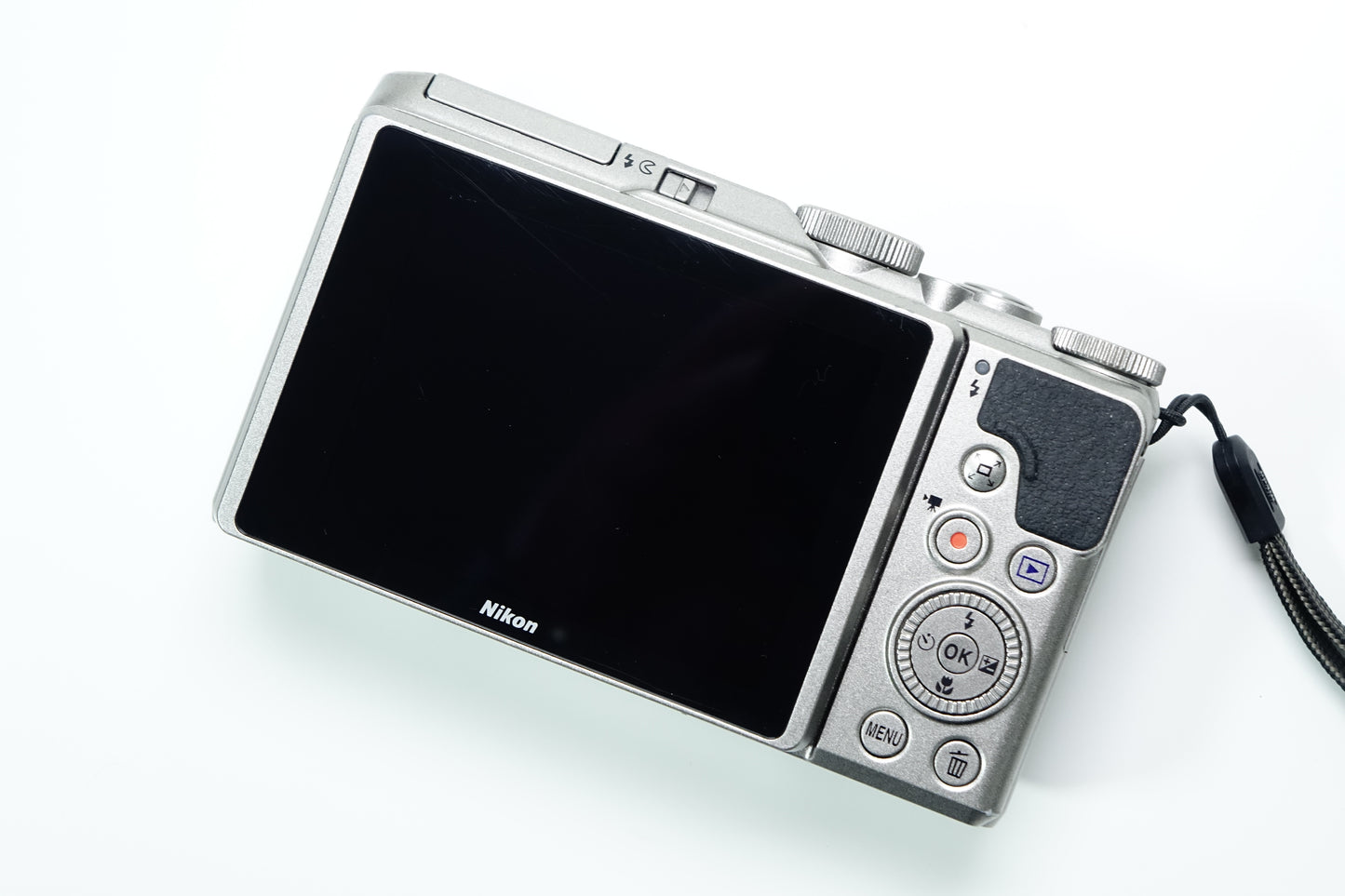 NIKON Coolpix A900 Silver Fotocamera Compatta 20MP 4K ZOOM 35X - Garanzia 12 mesi