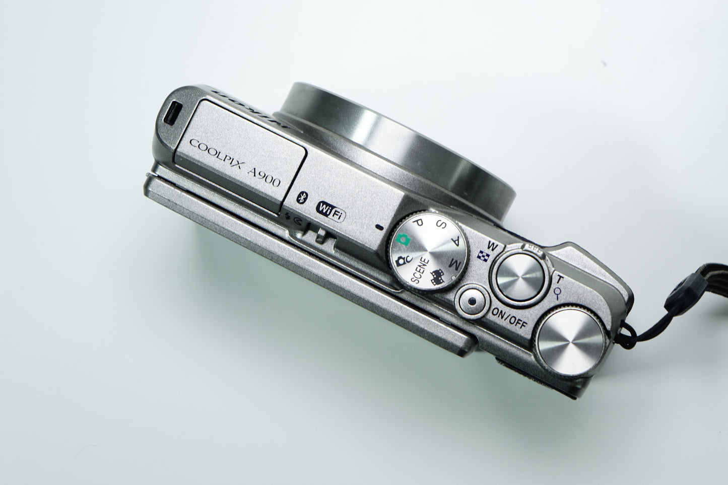 NIKON Coolpix A900 Silver Fotocamera Compatta 20MP 4K ZOOM 35X - Garanzia 12 mesi
