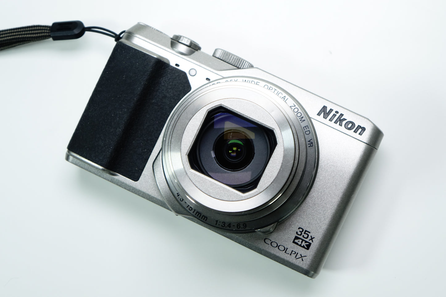NIKON Coolpix A900 Silver Fotocamera Compatta 20MP 4K ZOOM 35X - Garanzia 12 mesi
