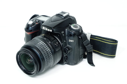 Nikon D90 Fotocamera Reflex Obiettivo 18-55mm G II 316K SCATTI - Garanzia 12 mesi